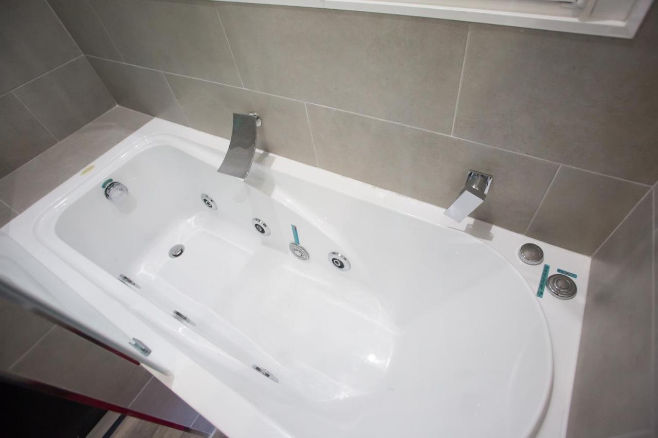 Windrose 8 Apartment มาดริด ภายนอก รูปภาพ